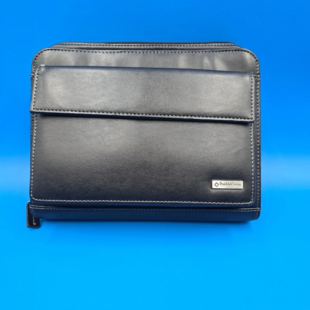FranklinCovey Black Faux Leather‎ 7 Ring Binder Planner Zip Portfolio Handle
